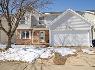 6 Breckenwood Ct, Bloomington, IL