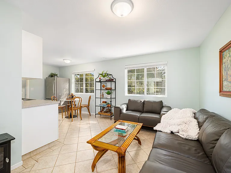2040 Ferndale Rd — Photo 6