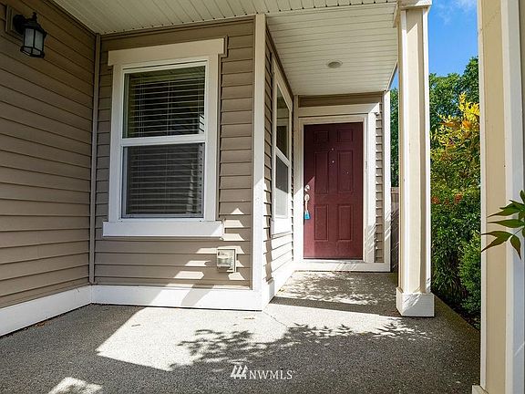 3rd image of 1635 177th St E