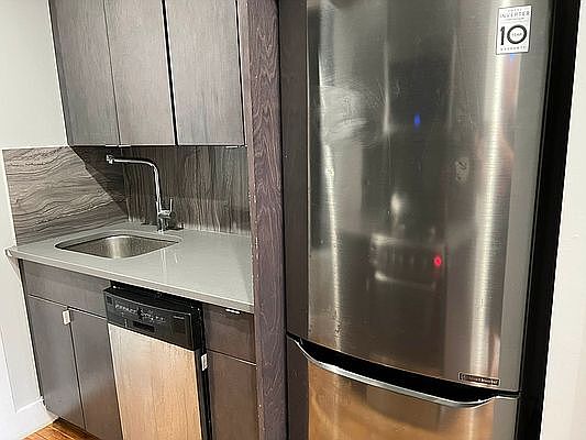 1st image of 421 E 114th St APT 1B