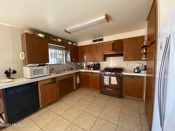 4th image of 4826 S Mountain Ave