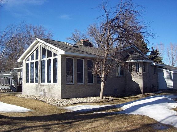 2nd image of 206 N Lake Dr