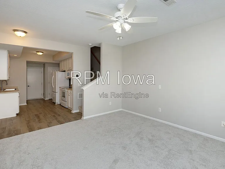 1108 NE 7th Ln — Photo 7