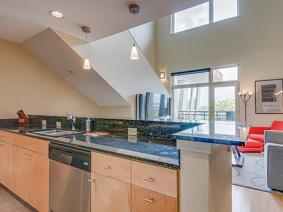 2nd image of 1101 18th Ave S APT 609