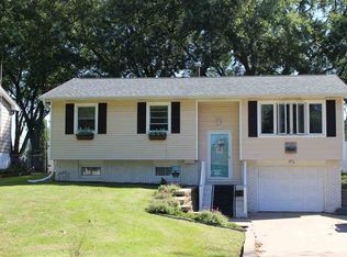 518 Greenway Ave, Colona, IL 61241