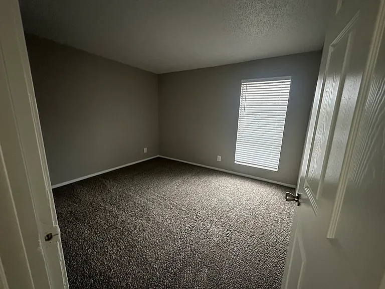 Maxton West Apartment Homes — Photo 34