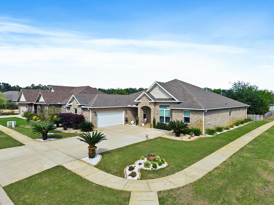 1st image of 14 Madiera Dr