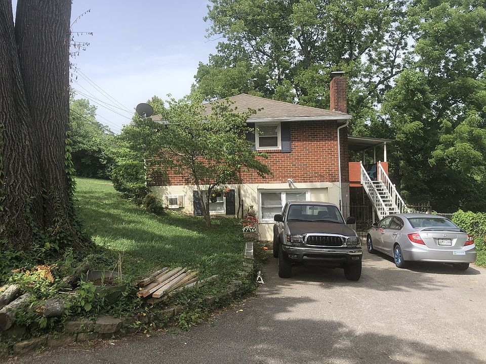 2nd image of 905 N Graycroft Ave