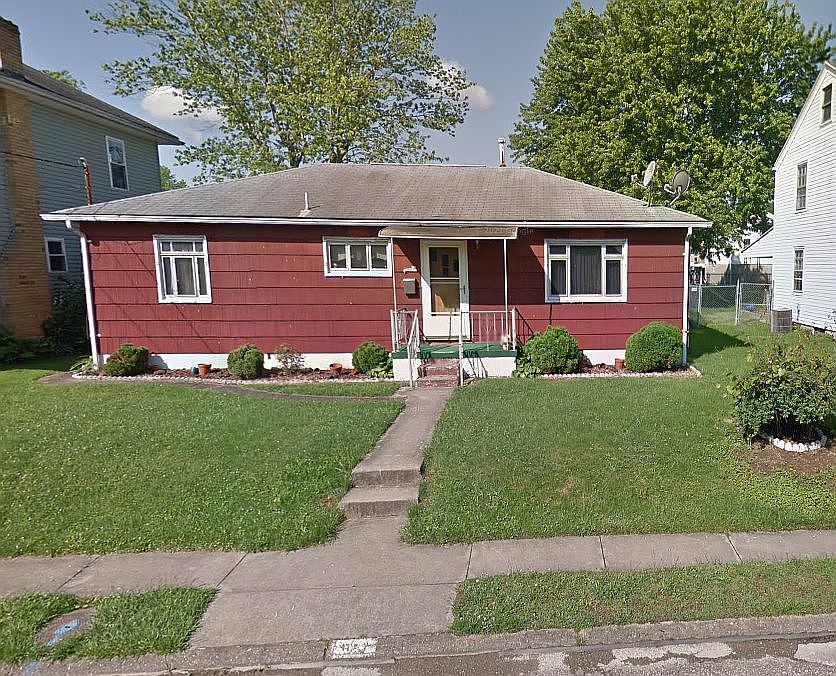 1st image of 3932 8th Ave