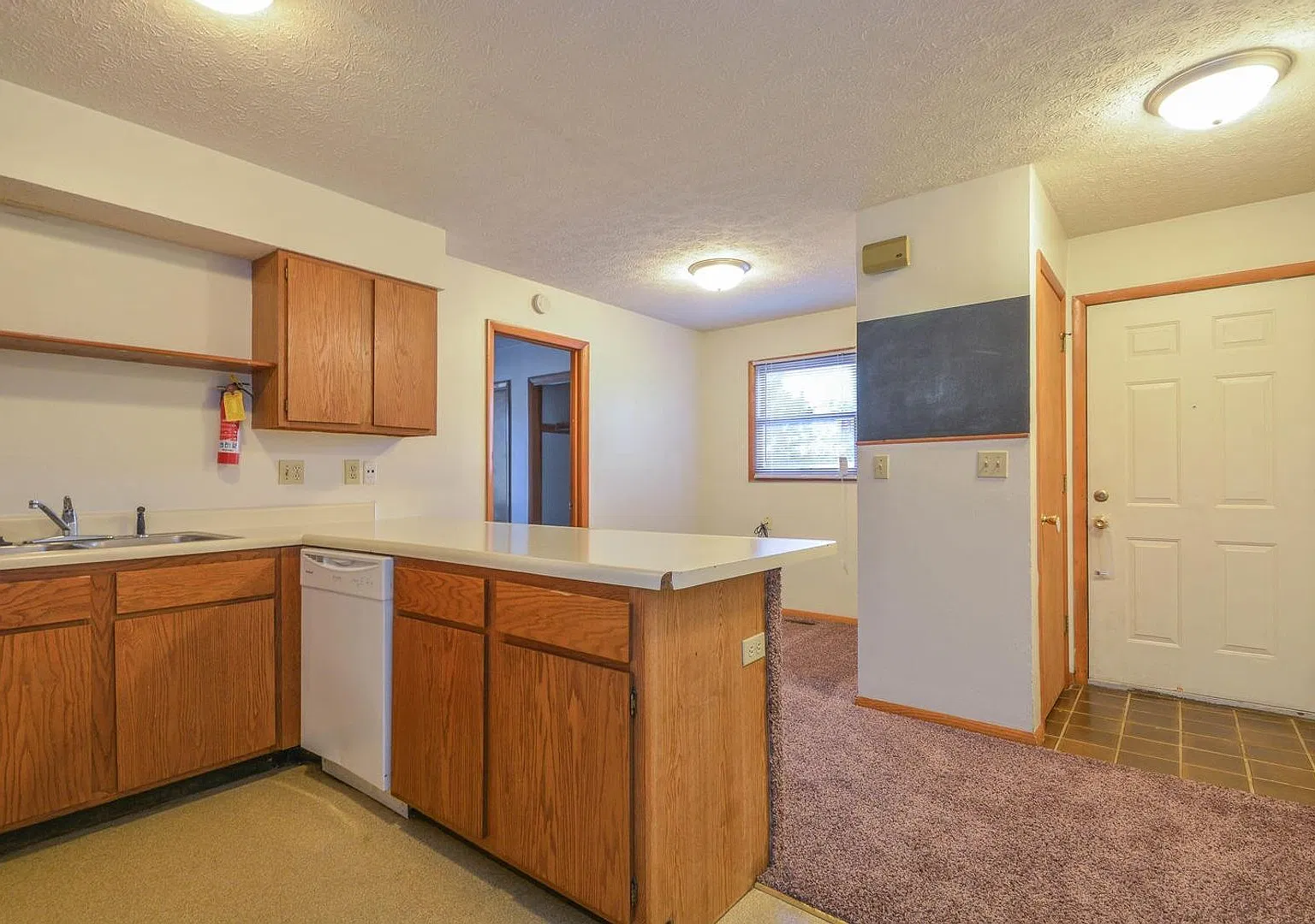 541 Henderson Crossing — Photo 4