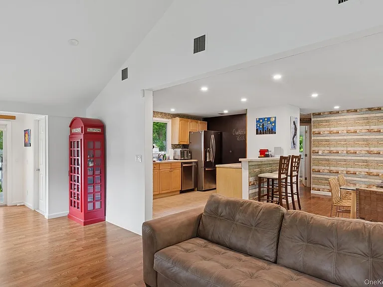27 Atlantic Ave — Photo 19