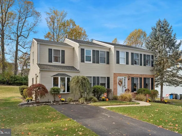 227 Bridge Rd, Upper Chichester, PA 19061