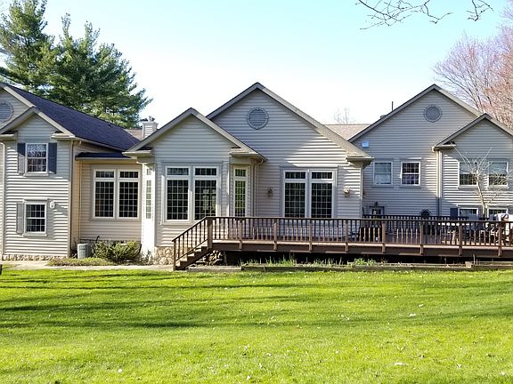 Back yard & rear exterior