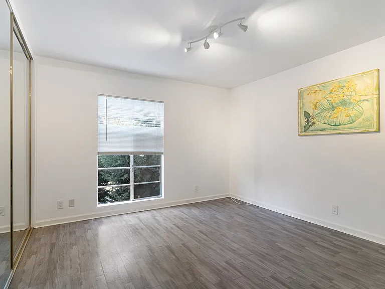1410 S Bentley Ave #102 — Photo 10