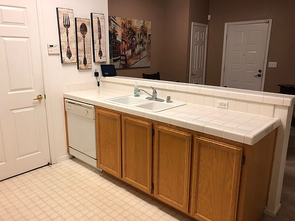 5th image of 204 Beachcomber Dr E