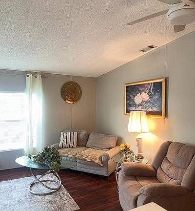 5th image of 10692 SW 29th Ct