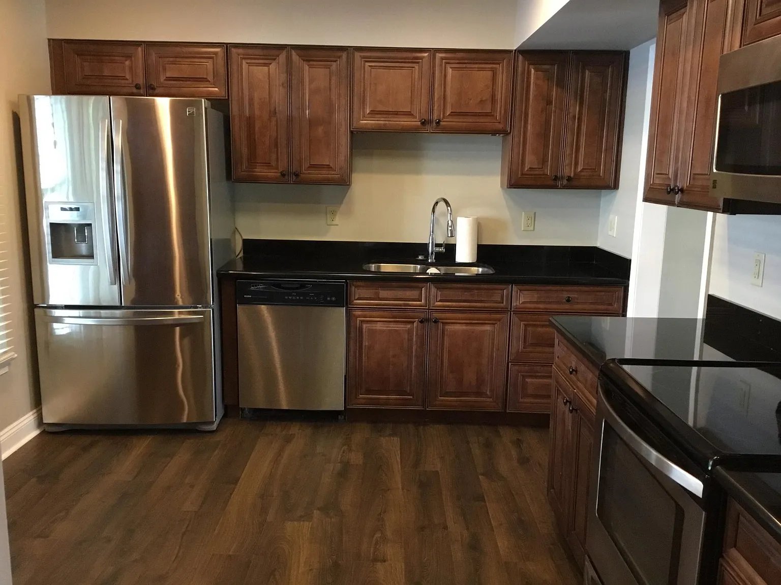 3 bed, 2.5 bath, 1440 sqft, $1,800 — Photo 3
