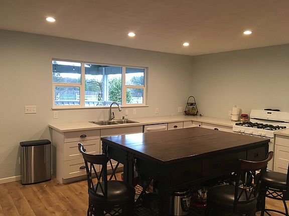 5th image of 9275 Elm Ave