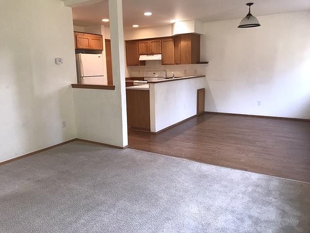 Open concept -Kitchen, living room & dining room