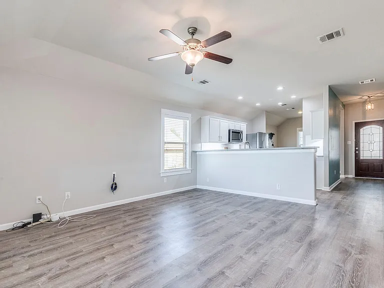 154 Flagstone Trl — Photo 10