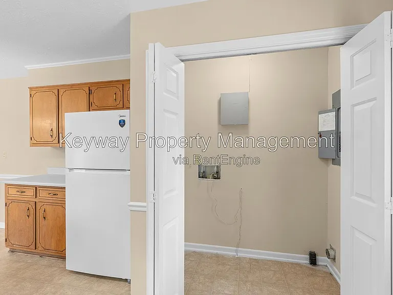 3638 Karleen Rd — Photo 10