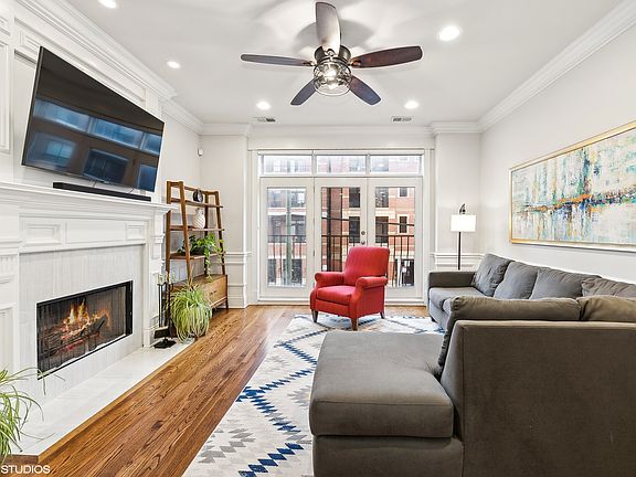 2nd image of 3057 N Clybourn Ave APT 2S