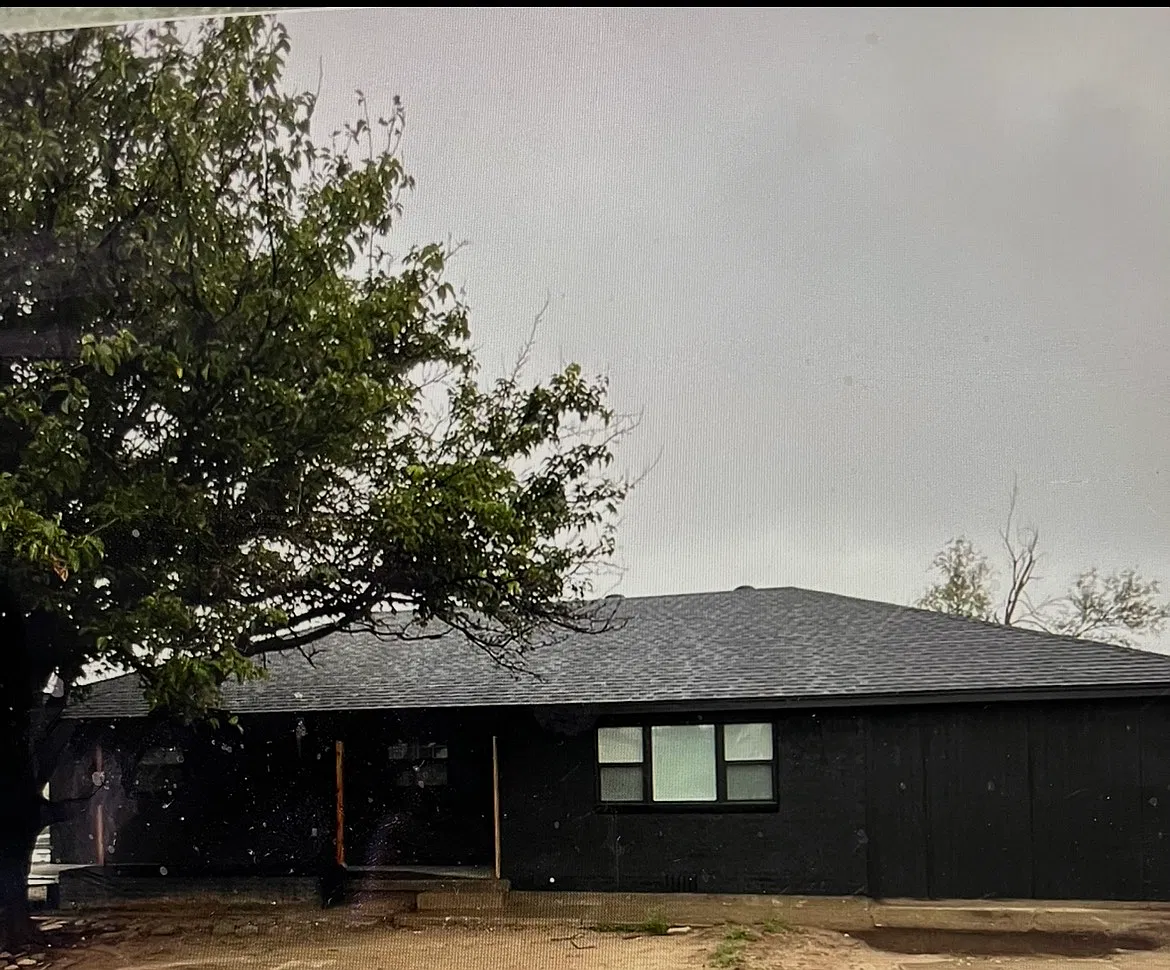 4 bed, 1800 sqft, $2,300 — Photo 2