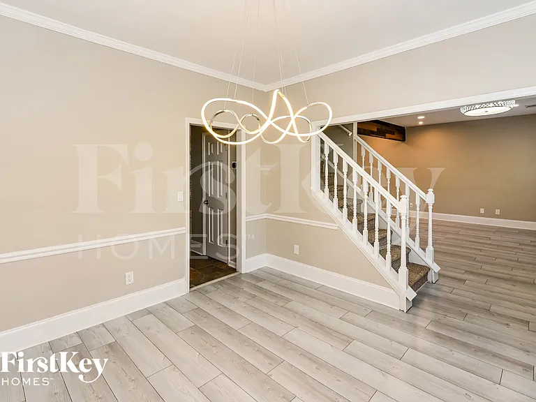 9906 Elsenham Ln — Photo 4