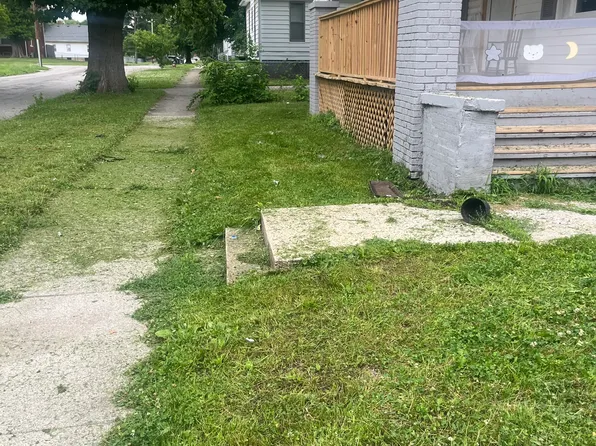 333 W Division St, Decatur, IL 62526