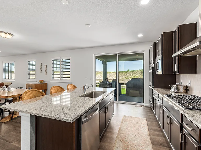 943 W Hopkins Dr — Photo 36