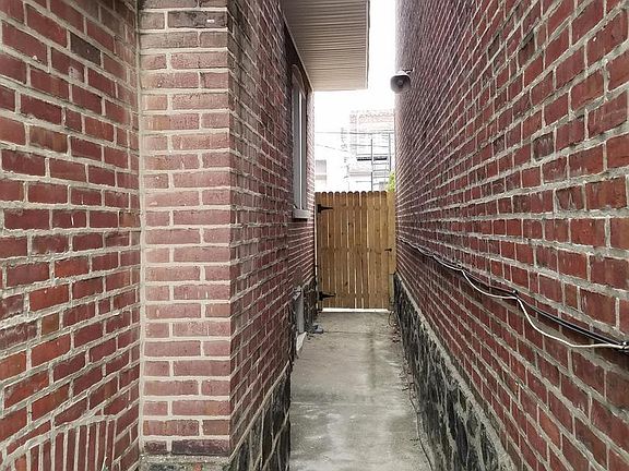 3rd image of 525 McCabe Ave