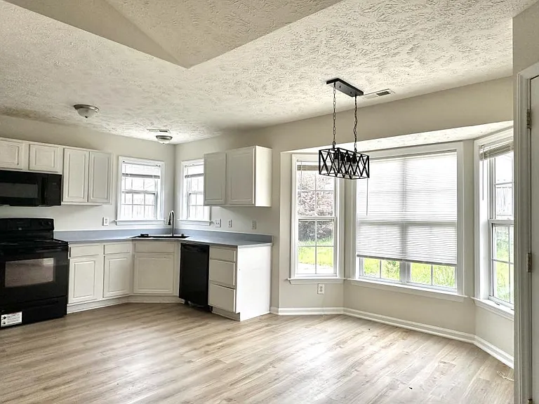 2517 Forest Lodge Dr — Photo 5