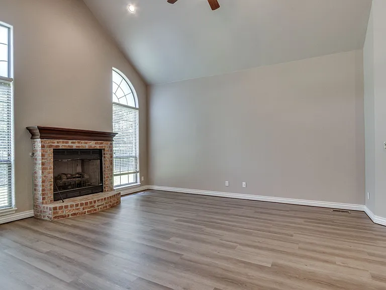 3341 Heritage Green Cir — Photo 27
