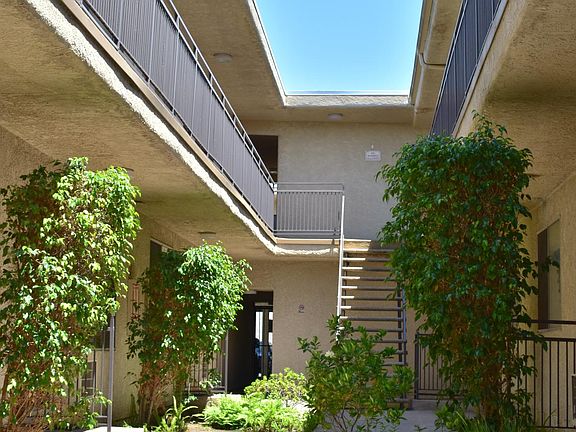 5th image of 18551 Dearborn St APT 2