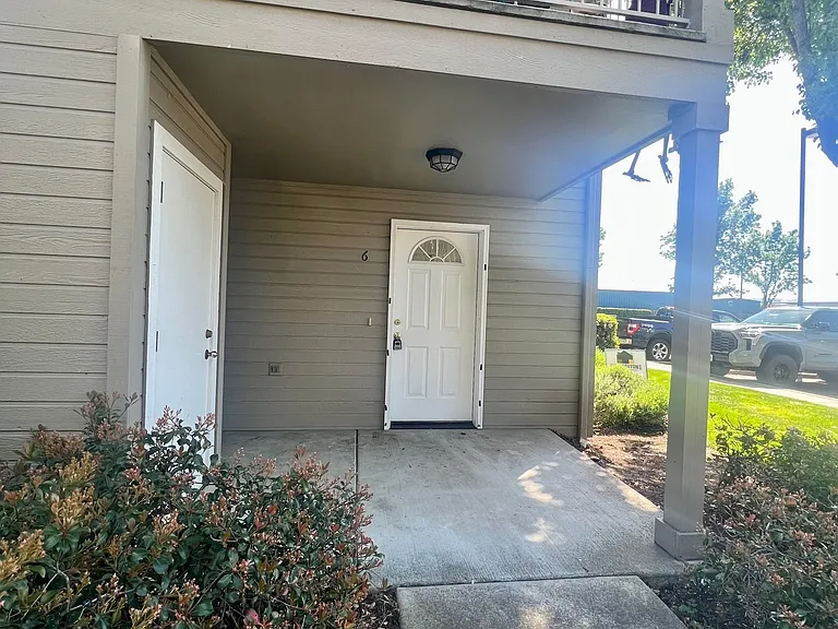 3151 Forest Hills Dr — Photo 4