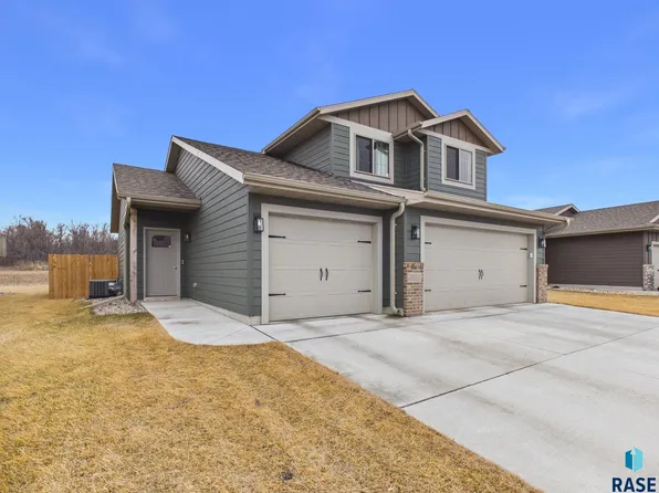 2817 S Lana Dr, Sioux Falls, SD 57106
