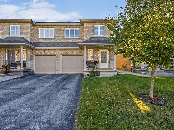 2nd image of 184 Pelech Cres