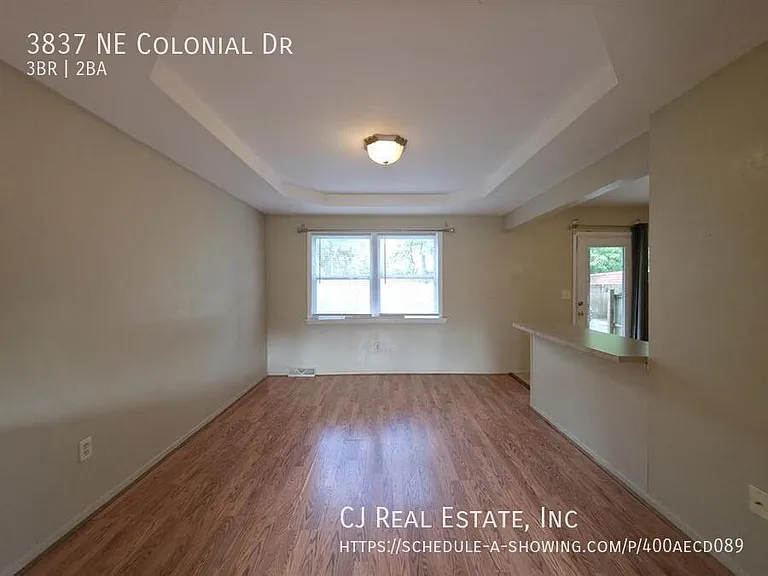 3837 NE Colonial Dr — Photo 3
