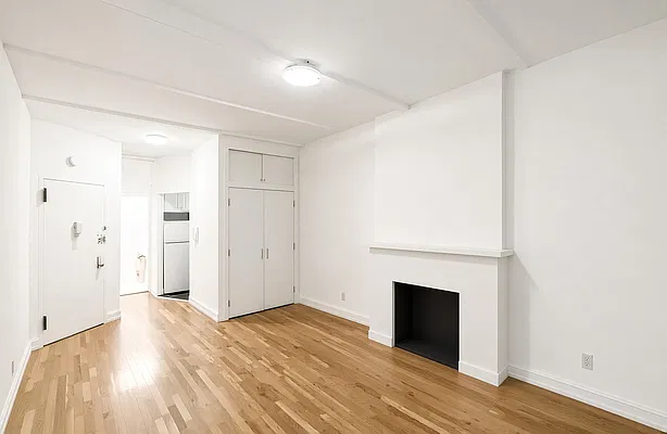 Living room, photo 1