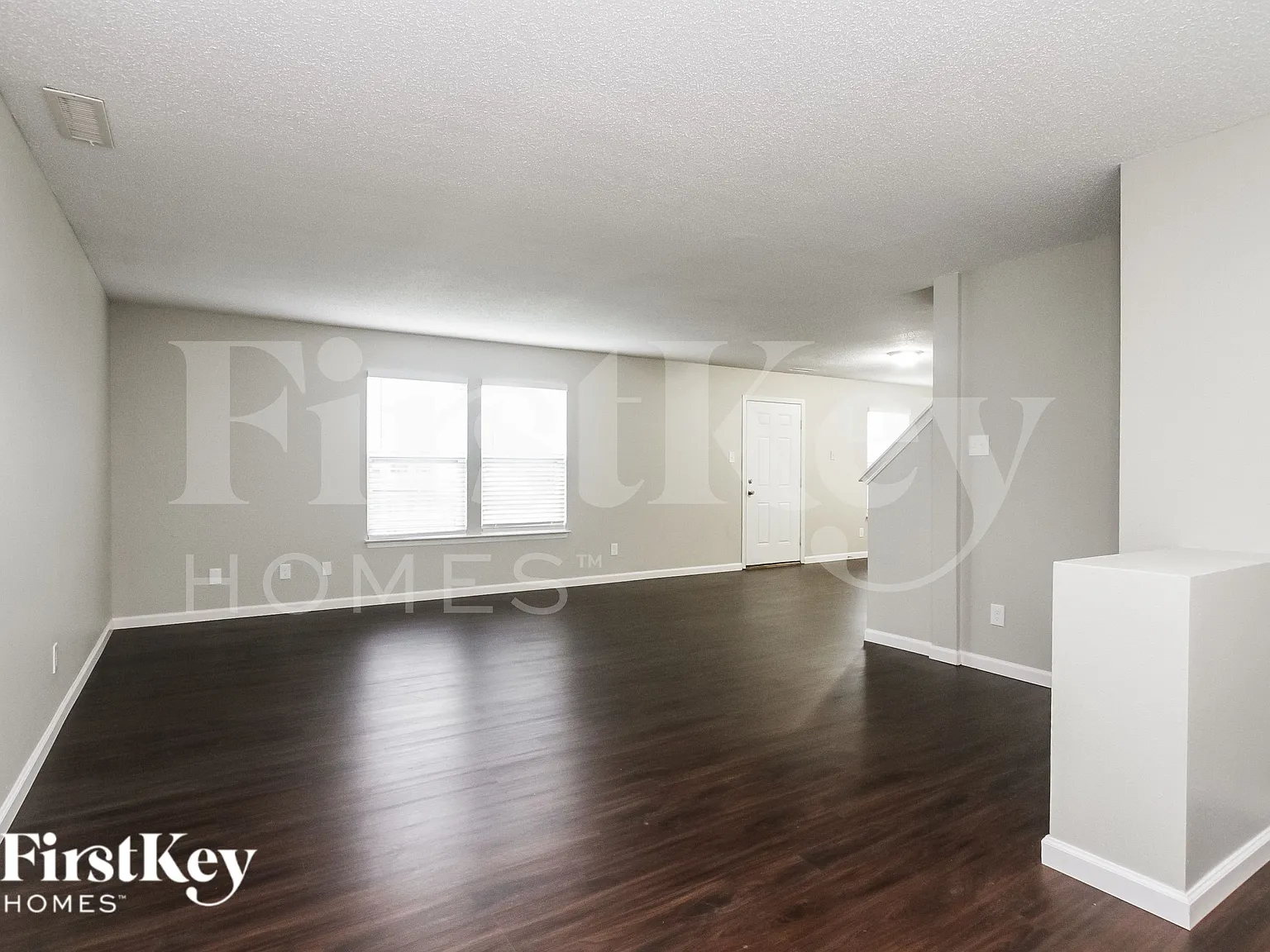 4 bed, 2.5 bath, 1728 sqft, $2,015 — Photo 3