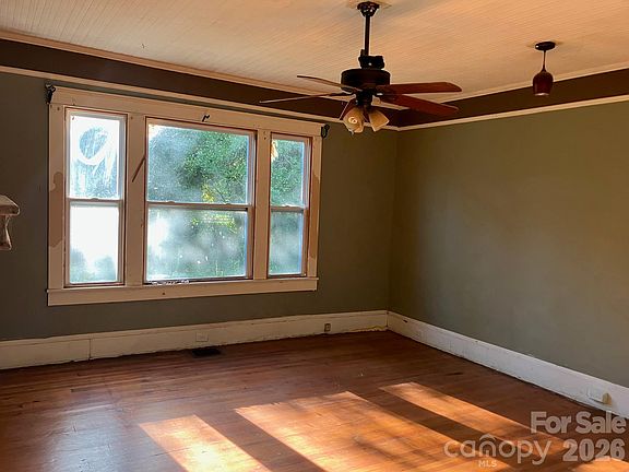 2nd image of 2715 Hollis Rd