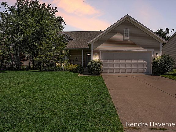 4th image of 11022 Pinecreek Ct