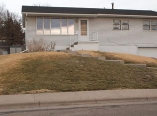 211 Park Ave, Mccook, NE 69001