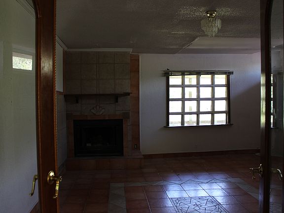 3rd image of 12115 Grapevine St