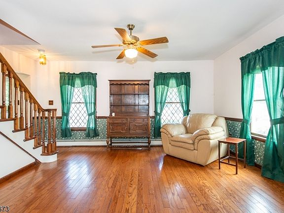 3rd image of 14 Garden Ave