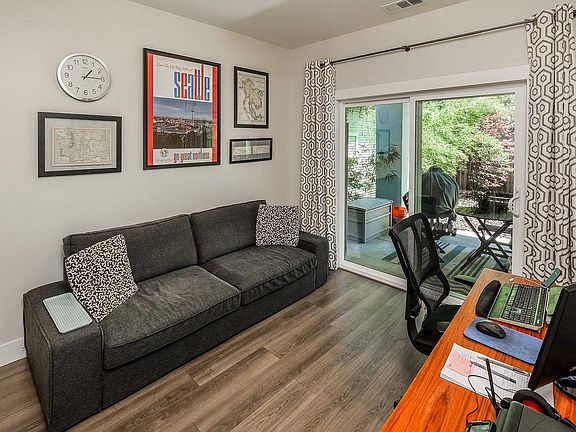 5th image of 2531 36th St