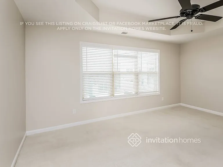 402 Montclair Ct — Photo 7