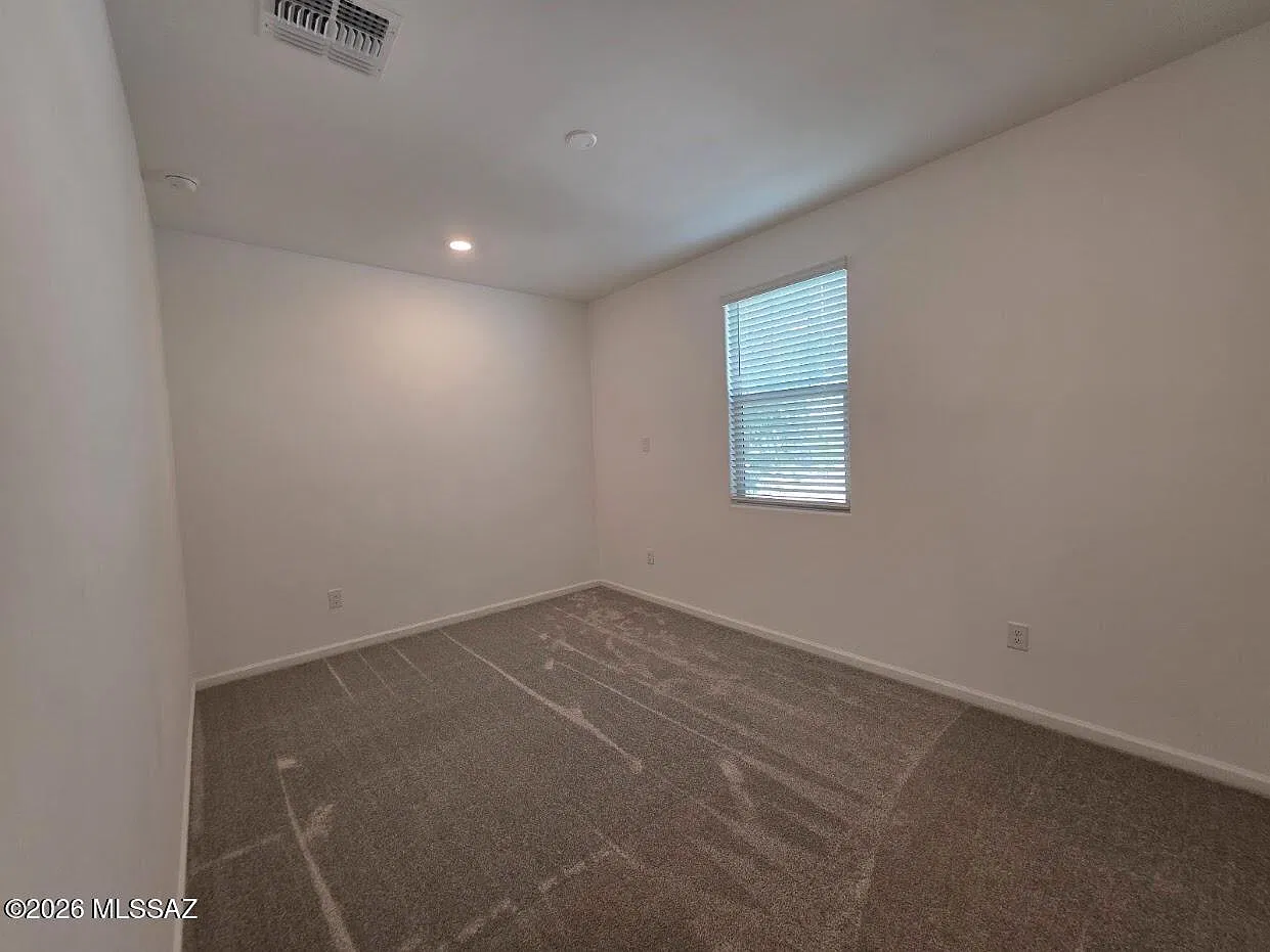 4 bed, 2.0 bath, 2135 sqft, $2,300 — Photo 4