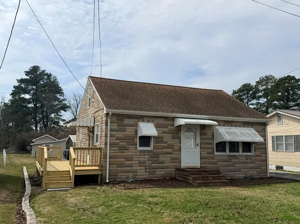 7158 Bunting Rd, Chincoteague, VA 23336