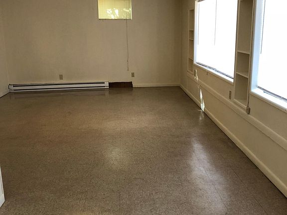 4th image of 1522 Van Buren St